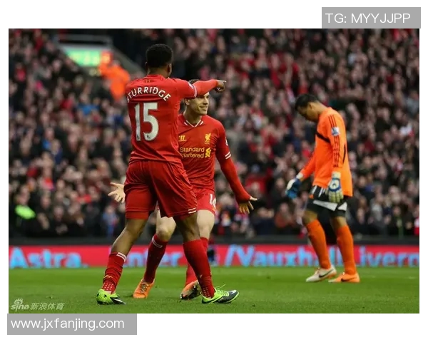 利物浦与斯旺西比赛中乌龙球引发热议球迷纷纷讨论精彩瞬间